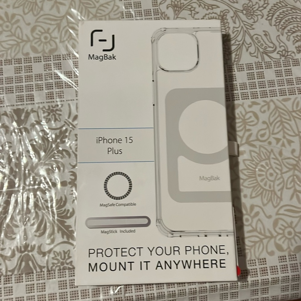 MagBak iPhone 15 Plus